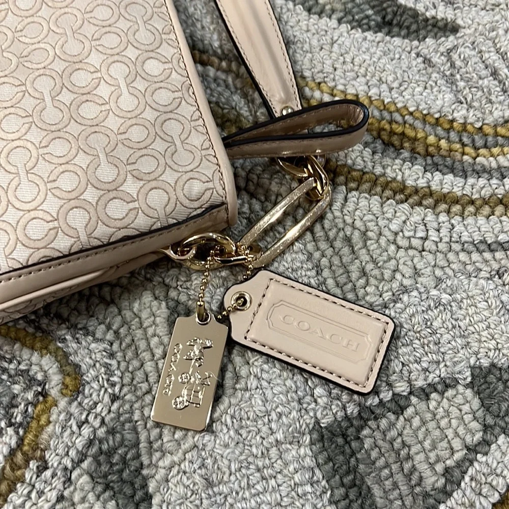 💕 Coach NWOT beige gold top handle satchel x large bag nice 💕